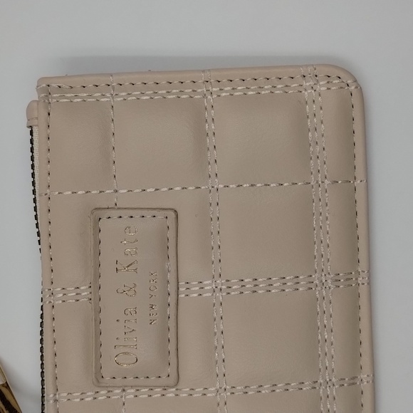 Olivia & Kate cream coin purse rose gold hardware zip top quilted stitching - Picture 3 of 7